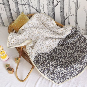 Barnabé aime le café Baby Blanket Camille