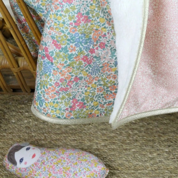 Barnabe aime le café Baby Blanket Carlotta