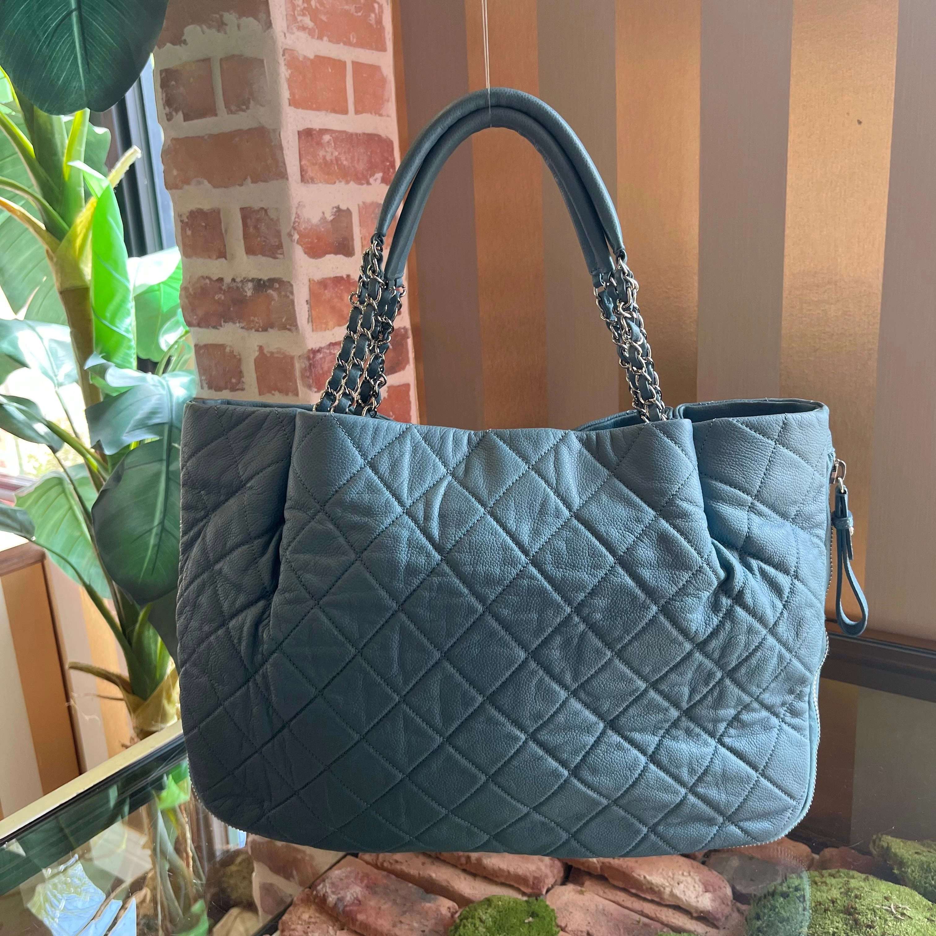 CHANEL Blue Caviar Quilted Expandable Zip Shoulder Bag