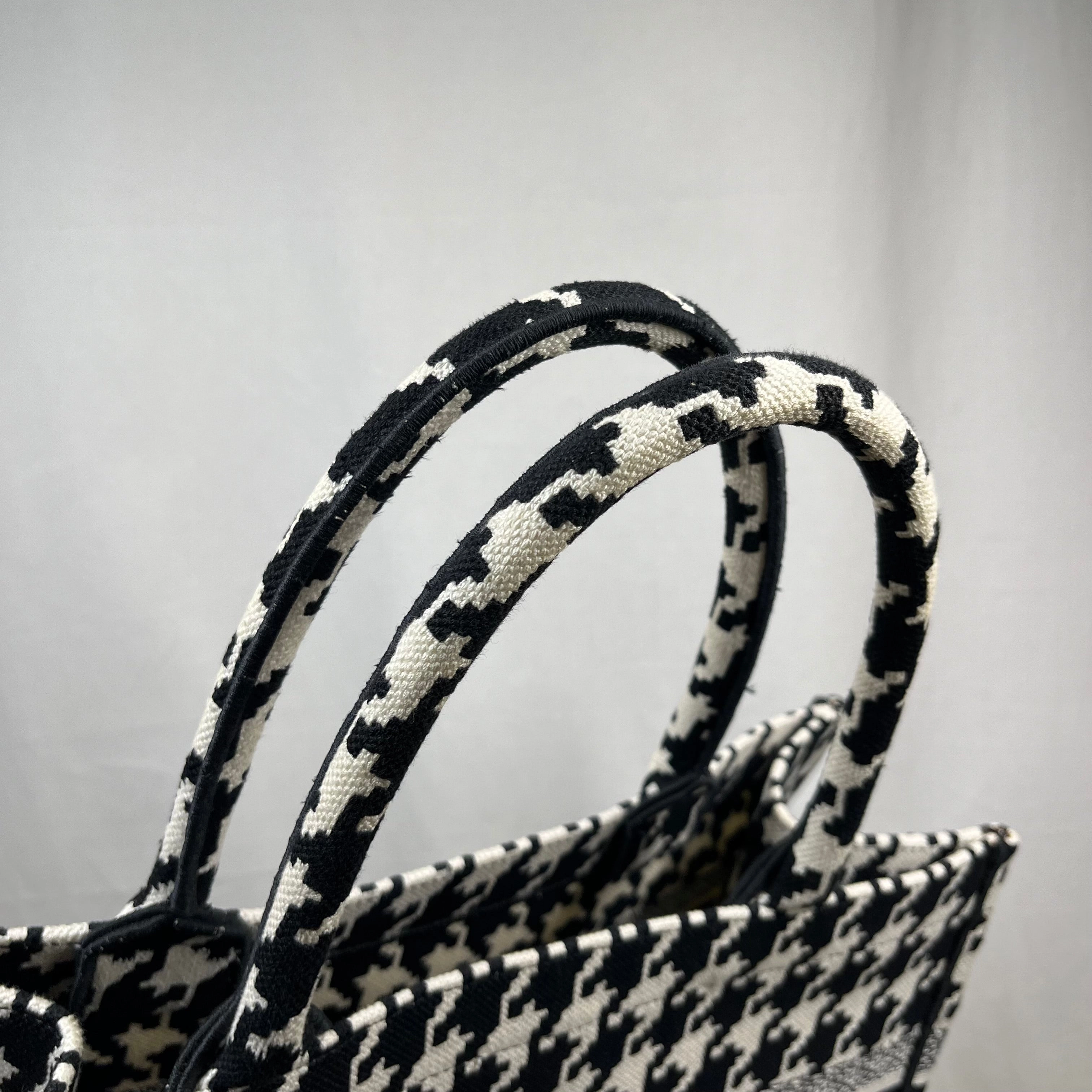 CHRISTIAN DIOR Macro Houndstooth Medium Book Tote