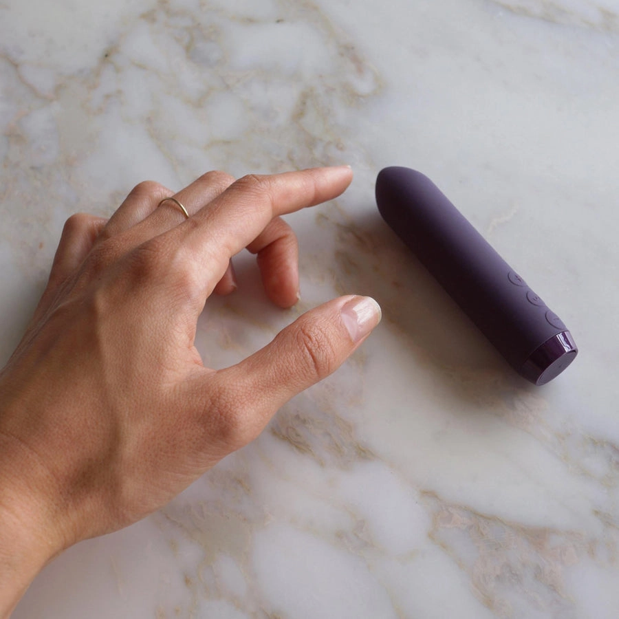 Classic Bullet Vibrator by Je Joue