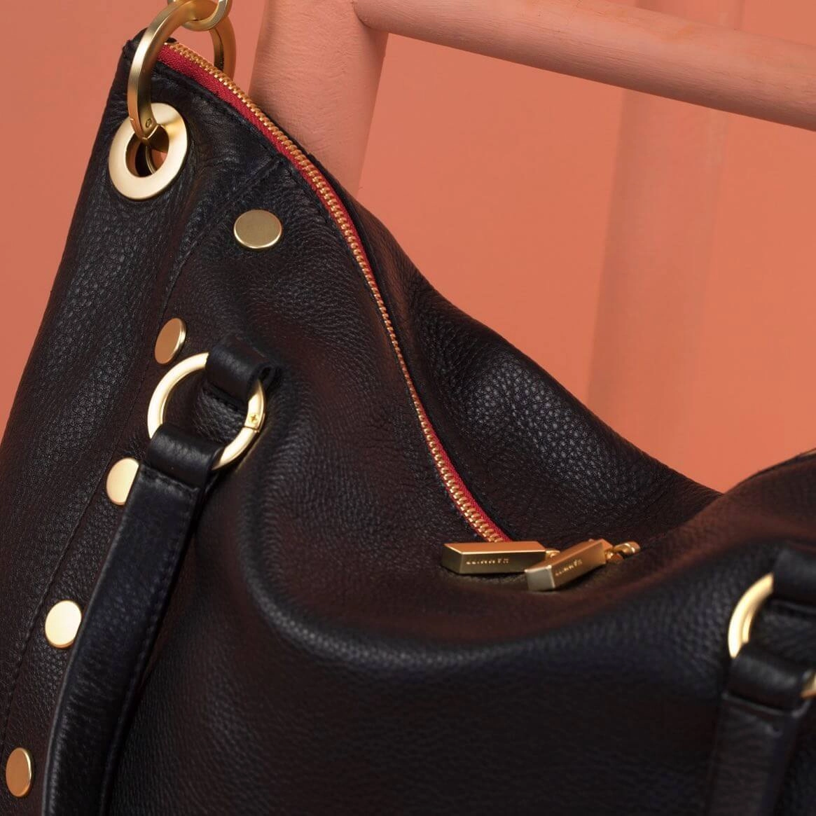 Hammitt Daniel Lrg Leather Tote Bag Black/Brushed Gold Red Zip