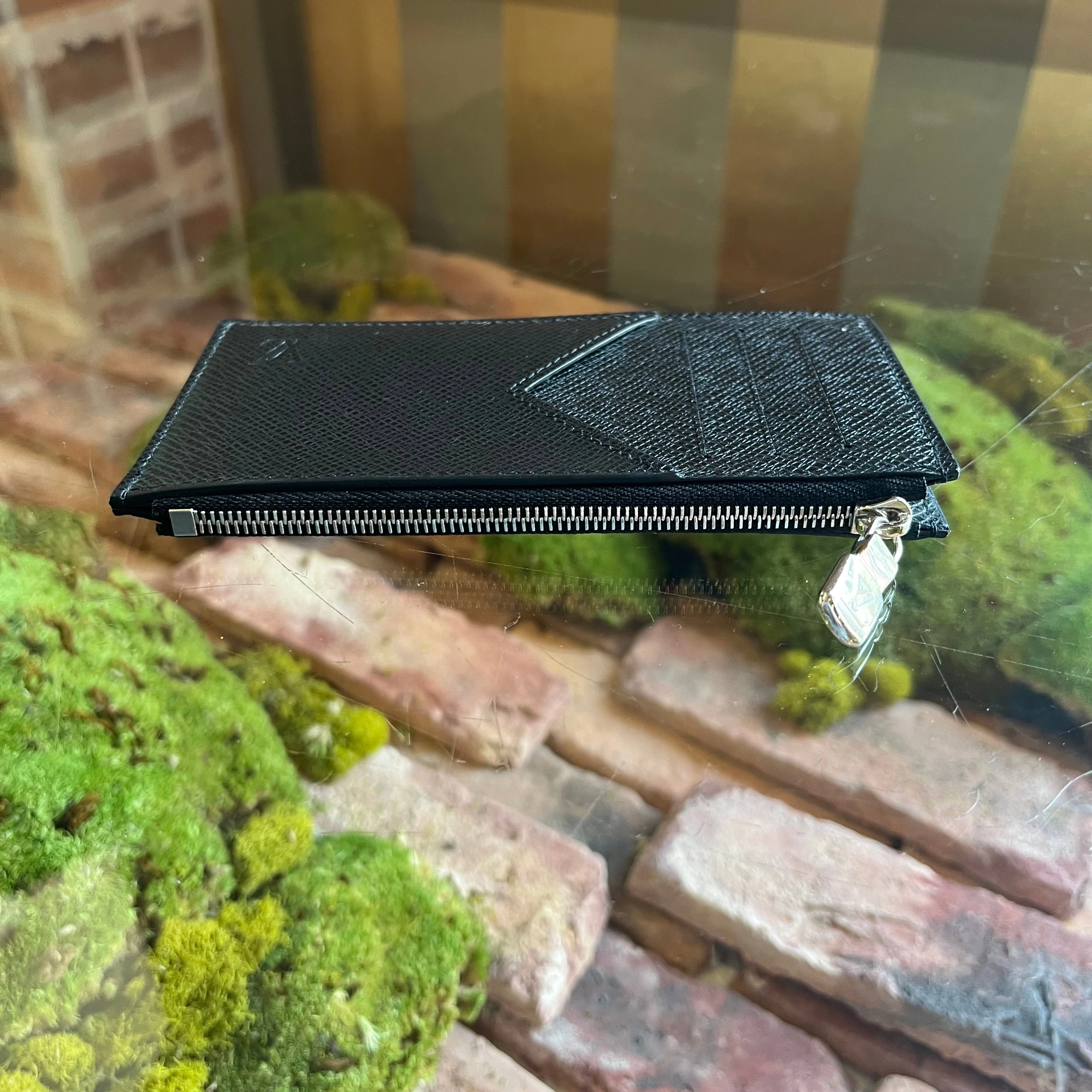 LOUIS VUITTON Taiga Black Leather Coin Card Holder Wallet