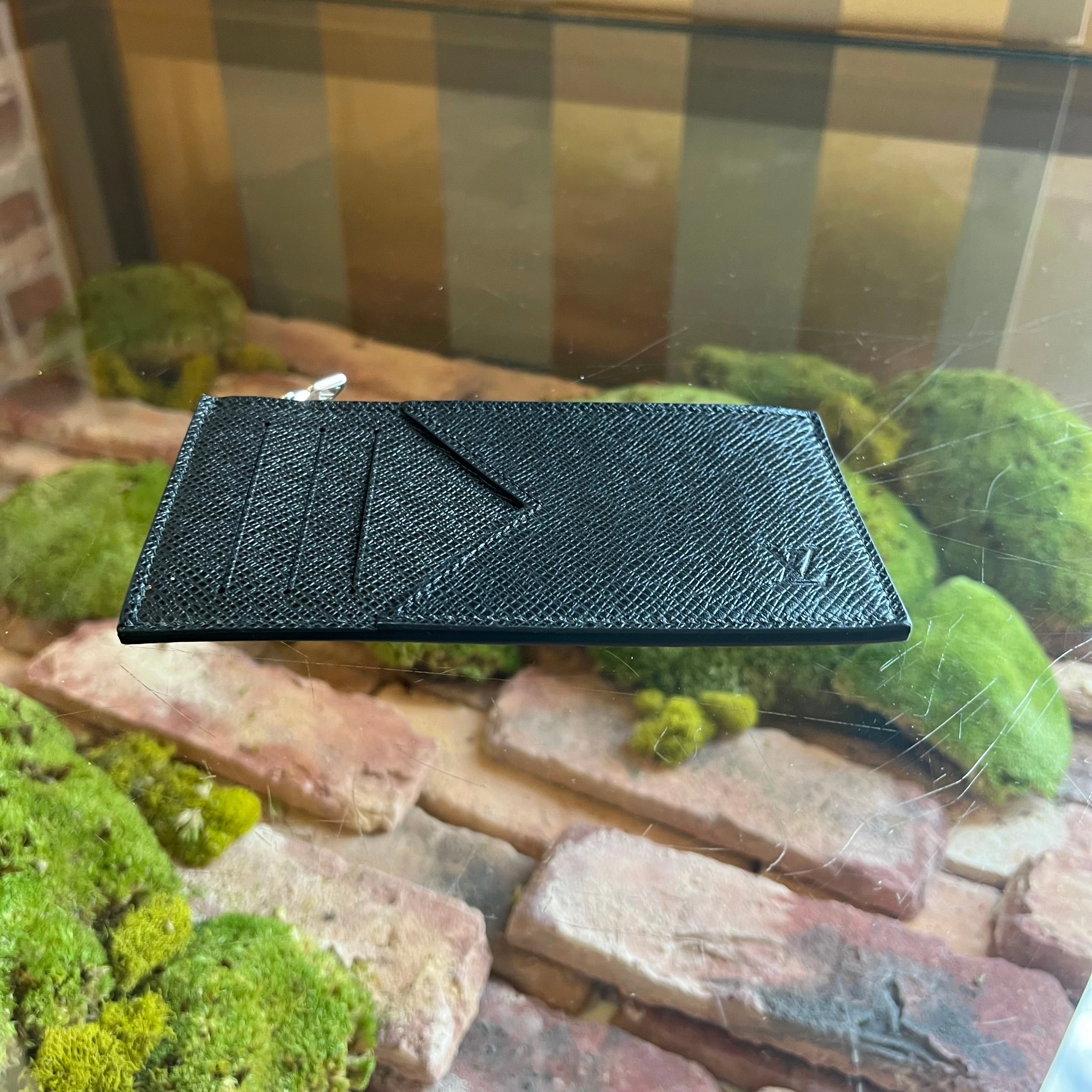 LOUIS VUITTON Taiga Black Leather Coin Card Holder Wallet