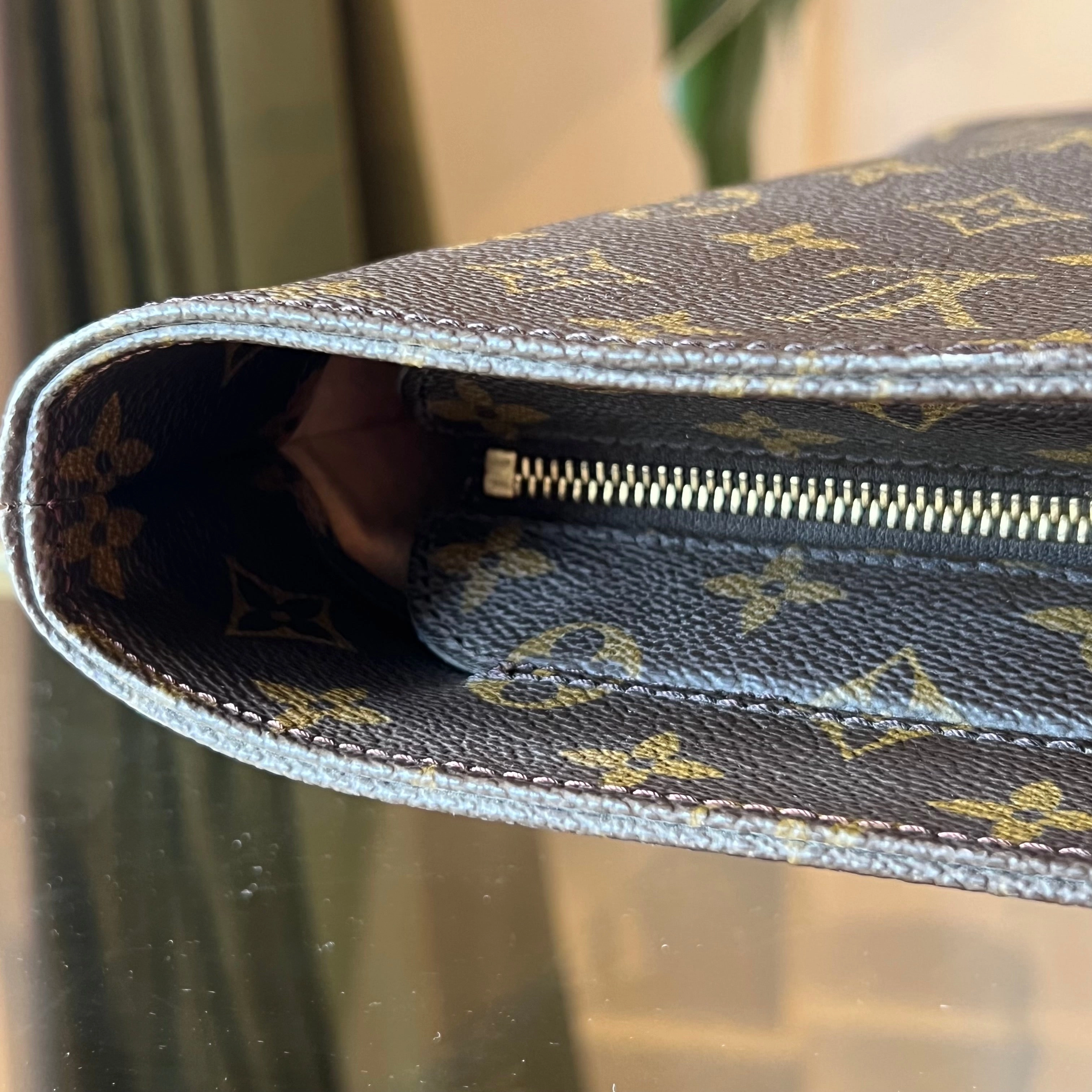 LOUIS VUITTON Vintage Monogram Luco Tote